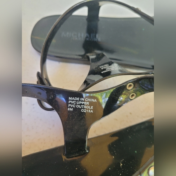 Michael Kors Plate Jelly Thong Sandals - Picture 4 of 4